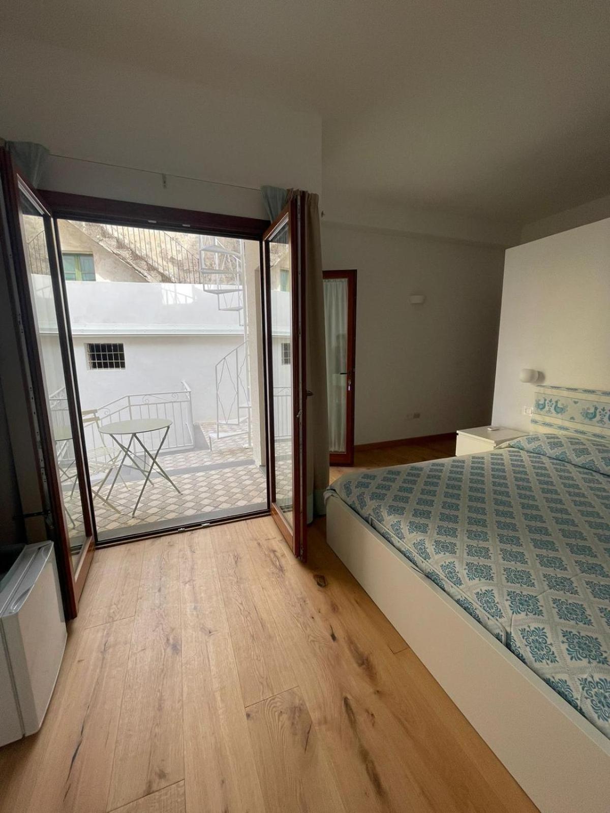 Hotel Sa Troppa De Sos Chentu à Dorgali Extérieur photo