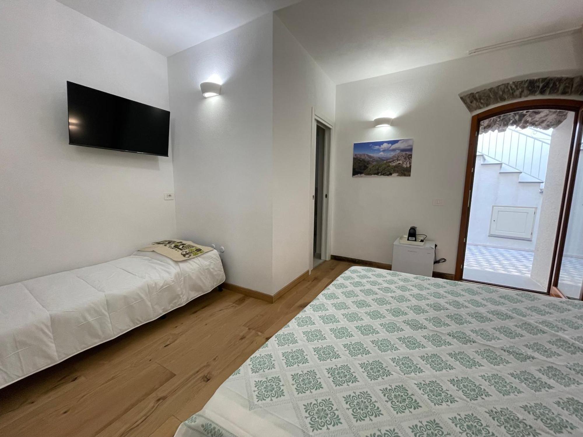 Hotel Sa Troppa De Sos Chentu à Dorgali Extérieur photo
